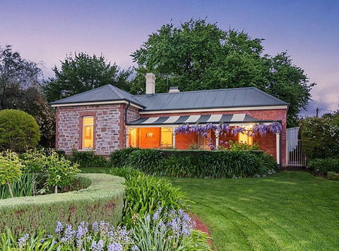 Dumas House - Inverell Accommodation 1