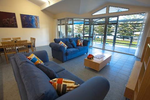 Port Lincoln Foreshore Apartments - Inverell Accommodation 3
