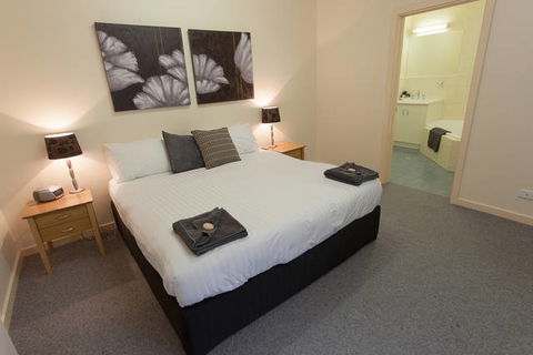 Port Lincoln Foreshore Apartments - Inverell Accommodation 5