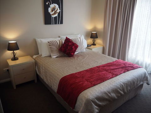 Bertha Street Serviced Apartments - Inverell Accommodation 3
