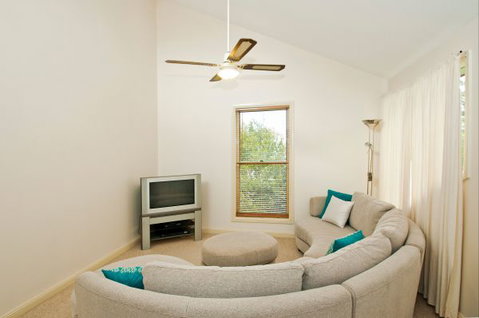 Fairlight House - Inverell Accommodation 4