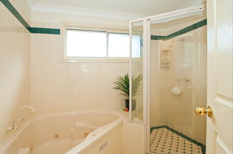Fairlight House - Inverell Accommodation 5
