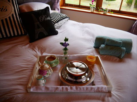 La Perrie Chalet Bed And Breakfast - Inverell Accommodation 1
