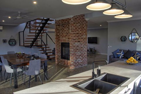 Lusso KV - Inverell Accommodation 4