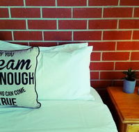 Pyrenees Motel - Inverell Accommodation