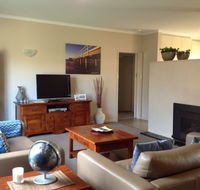 Queen Bee - Inverell Accommodation