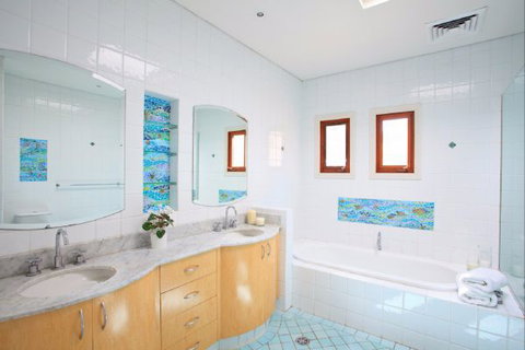 Queens Park Beach House - Inverell Accommodation 3