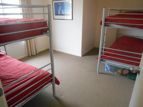 Decked Out In Vincent - Inverell Accommodation 6