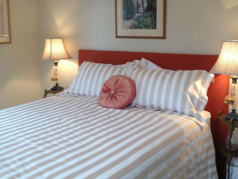 Every Man And His Dog Vineyard - Inverell Accommodation 0