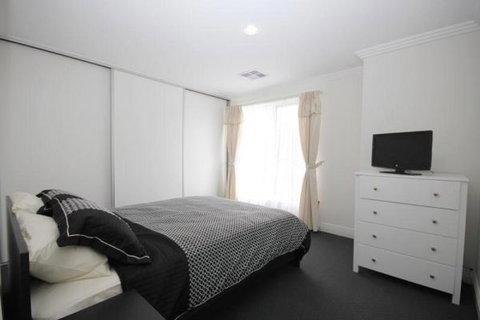 Oaklands Junction - Inverell Accommodation 3