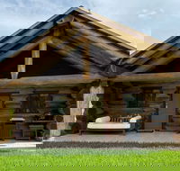 Amarina Farm Stay and Gardens - Inverell Accommodation
