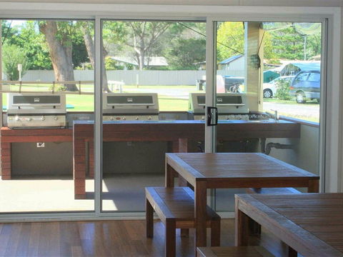 Lake Conjola Waterfront Holiday Park - Inverell Accommodation 2