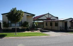 Outback Villas - Inverell Accommodation 0