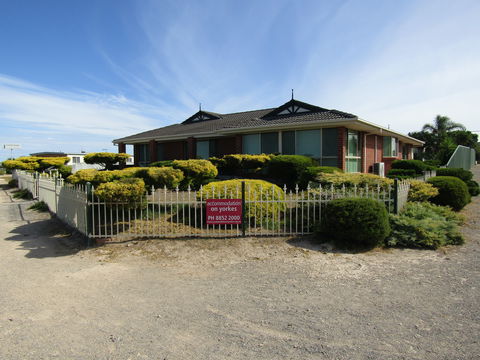 Blue Sea Dragon - Inverell Accommodation 0