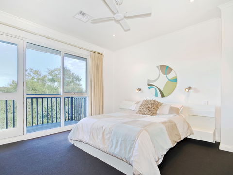 Century 21 SouthCoast: Tennis Elbow - Inverell Accommodation 2