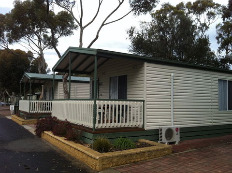 Lake Albert Caravan Park, Meningie SA - Inverell Accommodation 0