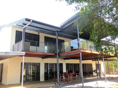 Golden Sands Retreat - Inverell Accommodation 0