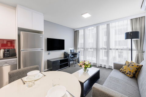 Meriton Suites Adelaide Street, Brisbane - Inverell Accommodation 2