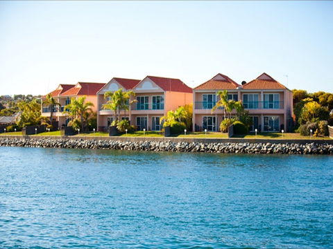 Port Lincoln Waterfront Apartments - Inverell Accommodation 2