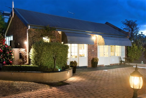 Rose Cottage - Inverell Accommodation 0
