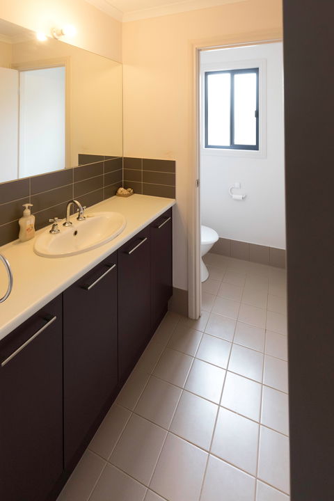 63 Marks Landing -River Shack Rentals - Inverell Accommodation 2