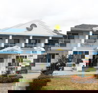 Blue and White Lodge - Inverell Accommodation