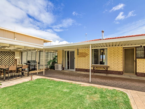 Century 21 SouthCoast: Sun And Sea - Inverell Accommodation 0