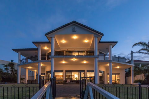 Port Lincoln Marina Luxury Escape - Inverell Accommodation 0