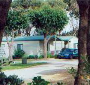 The Lakes Beachfront Holiday Retreat - Inverell Accommodation