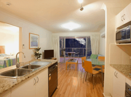 Shoal Bay Beachclub Apartments - Inverell Accommodation 5