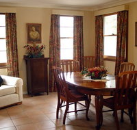 Pratically Lakeside B  B - Inverell Accommodation