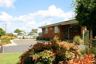 Cadman Apartments - Inverell Accommodation 0