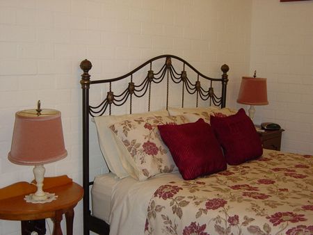 Belvoir B&B Cottages - Inverell Accommodation 3