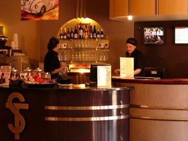 Sun Theatre - Inverell Accommodation 2