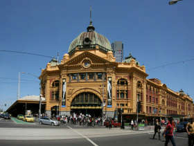 Melbourne By Foot - Inverell Accommodation 3