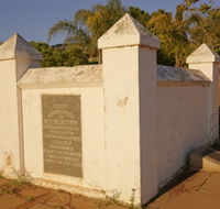 Morrell Memorial - Inverell Accommodation