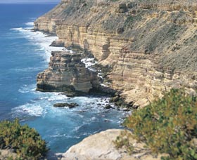 Island Rock And Natural Bridge - Inverell Accommodation 0