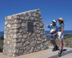 Potshot Monument - Inverell Accommodation 0