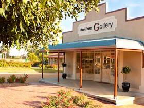 Peter Franz Fine Art Gallery - Inverell Accommodation 0