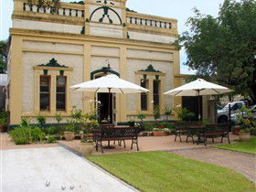 Domain Day - Inverell Accommodation 0
