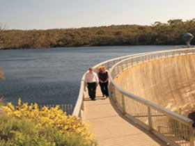 Whispering Wall - Inverell Accommodation 0