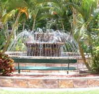 Bauer and Wiles Memorial Fountain - Inverell Accommodation