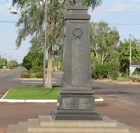 Winton War Memorial - Inverell Accommodation
