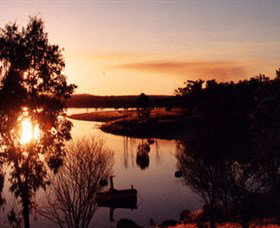 Bundoora Dam - Inverell Accommodation 0