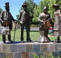 Dad Dave Mum and Mabel - Inverell Accommodation