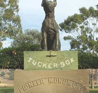 The Dog on the Tucker Box - Inverell Accommodation
