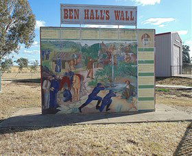 Ben Halls Wall - Inverell Accommodation 0