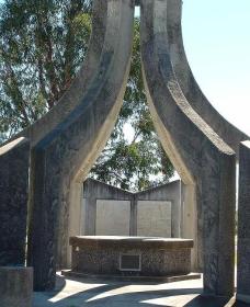 Inverell And District Bicentennial Memorial - Inverell Accommodation 0