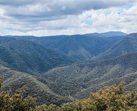 Black Perry Lookout - Inverell Accommodation 1