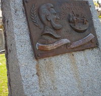 Thunderbolt's Statue and Constable Walker Memorial - Inverell Accommodation